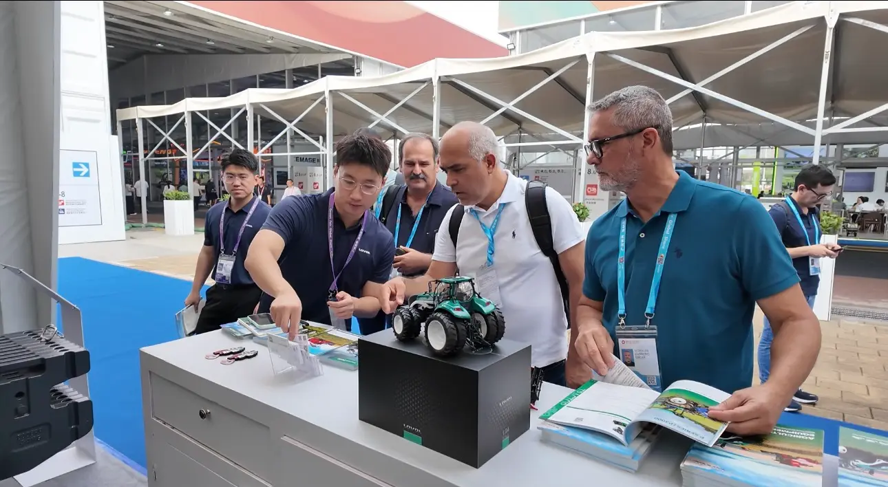 LOVOL_Canton_Fair_2026_visitors